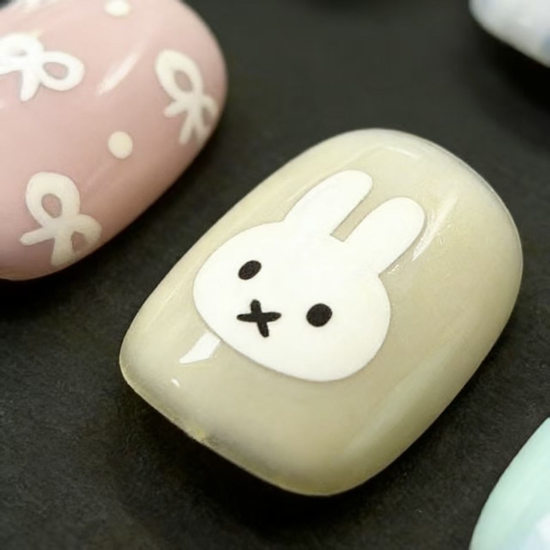 Kelinci Miffy |   Miffy Berwar - Nail Art Quirky ulasan dan harga